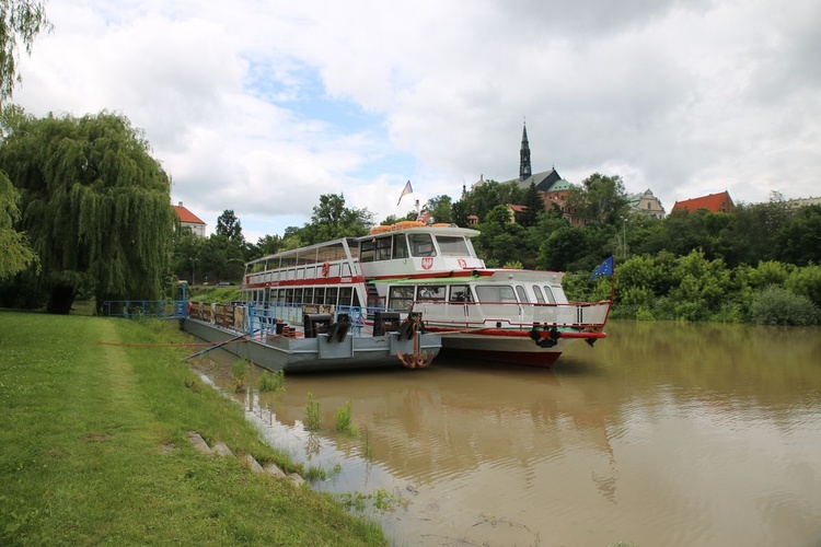 Duża woda na Wiśle w Sandomierzu 