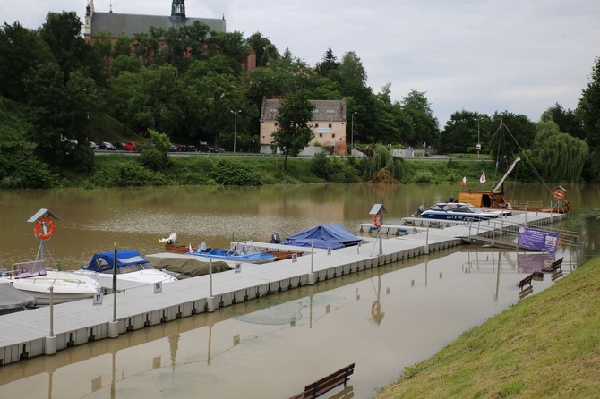 Duża woda na Wiśle w Sandomierzu 