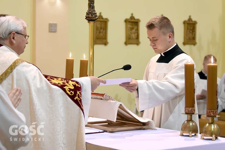 Przysięga przed świeceniami diakonatu
