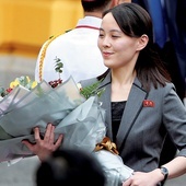 Kim Jo Dżong, siostra Kim Dżong Una, uczestniczyła w rozmowach brata z prezydentem Korei Płd. Mówi się, że to na jej rozkaz wysadzono w powietrze biuro łącznikowe, które miało służyć komunikacji między dwoma państwami koreańskimi.