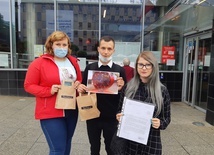Katowice. Złożono petycję w sprawie kosza na nakrętki w centrum miasta