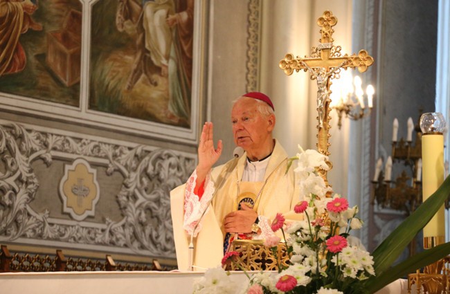 Na drogę pielgrzymów pobłogosławił bp Adam Odzimek.