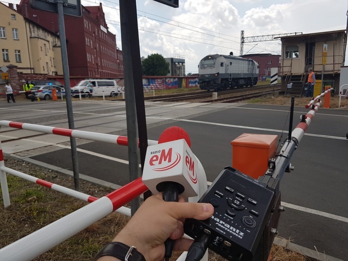 Sosnowiec. W ramach akcji " Bezpieczny piątek" pojawili się w mieście ambasadorzy bezpieczeństwa ze spółki PKP Polskie Linie Kolejowe