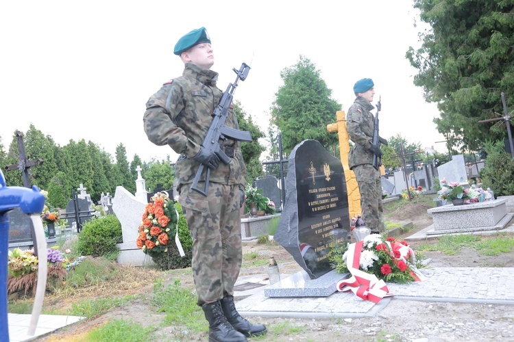 Obelisk w Lubzinie