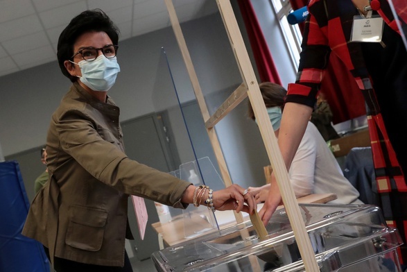 Francja: Niska frekwencja w wyborach samorządowych