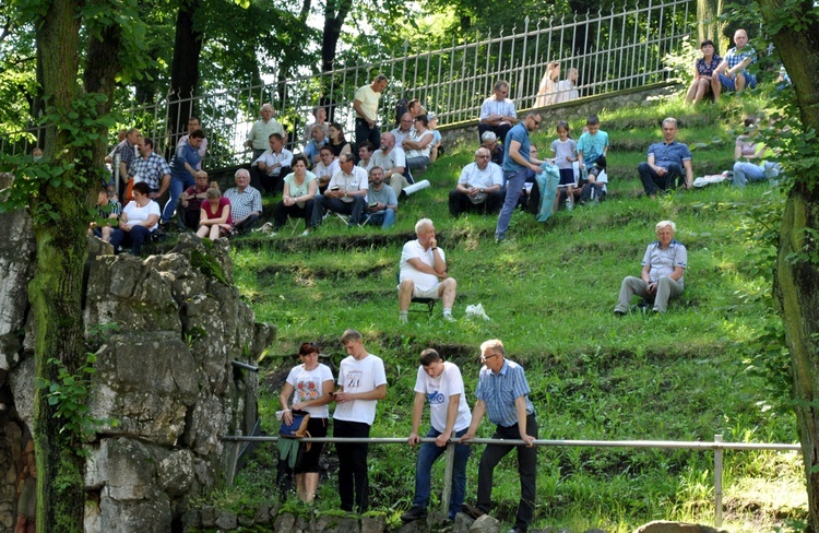 Pielgrzymka mężczyzn i młodzieńców na Górę Świętej Anny