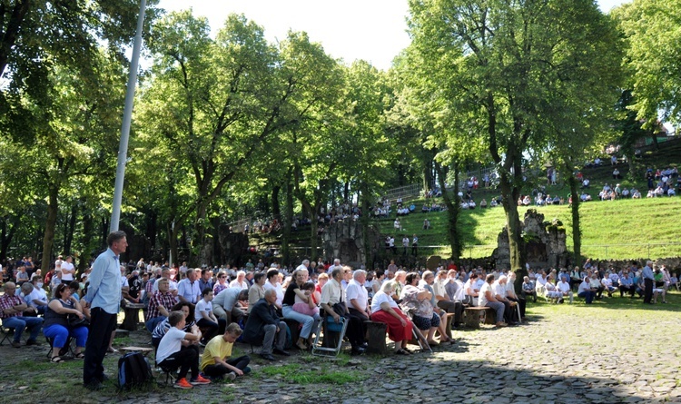 Pielgrzymka mężczyzn i młodzieńców na Górę Świętej Anny