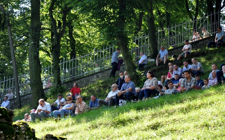 Pielgrzymka mężczyzn i młodzieńców na Górę Świętej Anny