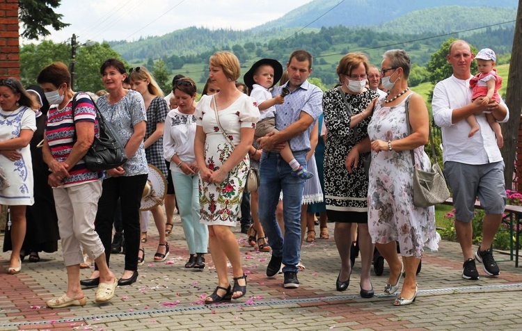 Wprowadzenie relikwii bł. ks. Jerzego Popiełuszki w Rycerce Górnej