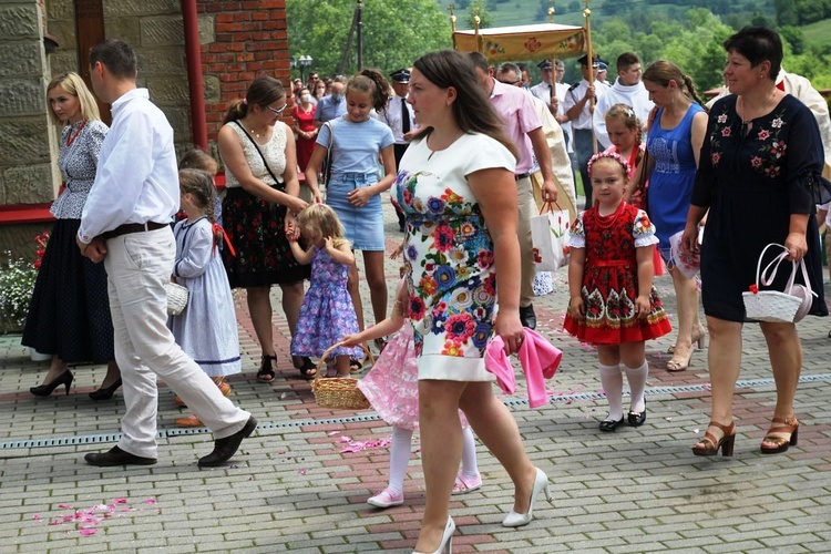 Wprowadzenie relikwii bł. ks. Jerzego Popiełuszki w Rycerce Górnej