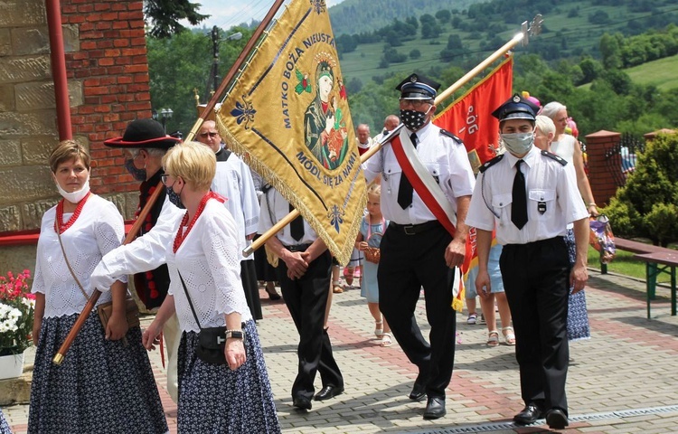 Wprowadzenie relikwii bł. ks. Jerzego Popiełuszki w Rycerce Górnej