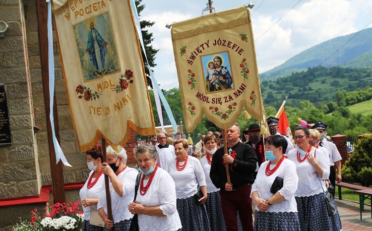 Wprowadzenie relikwii bł. ks. Jerzego Popiełuszki w Rycerce Górnej