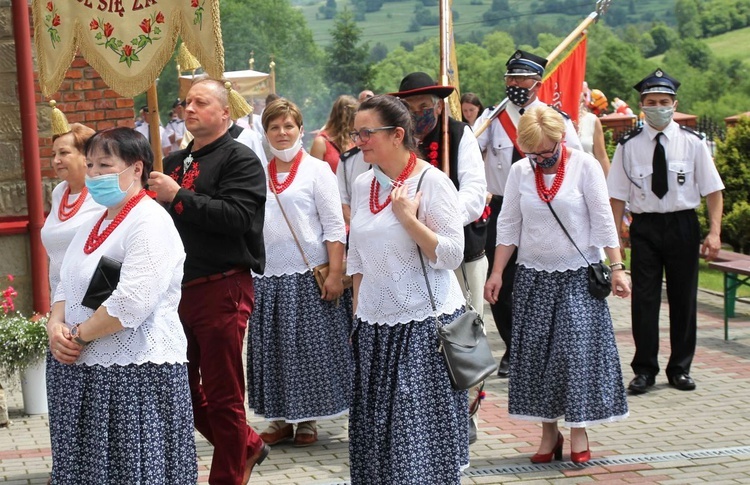 Wprowadzenie relikwii bł. ks. Jerzego Popiełuszki w Rycerce Górnej