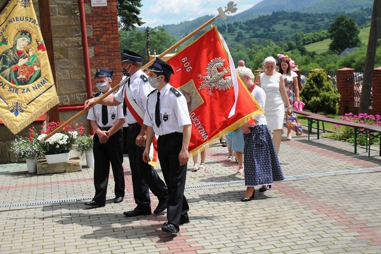 Wprowadzenie relikwii bł. ks. Jerzego Popiełuszki w Rycerce Górnej