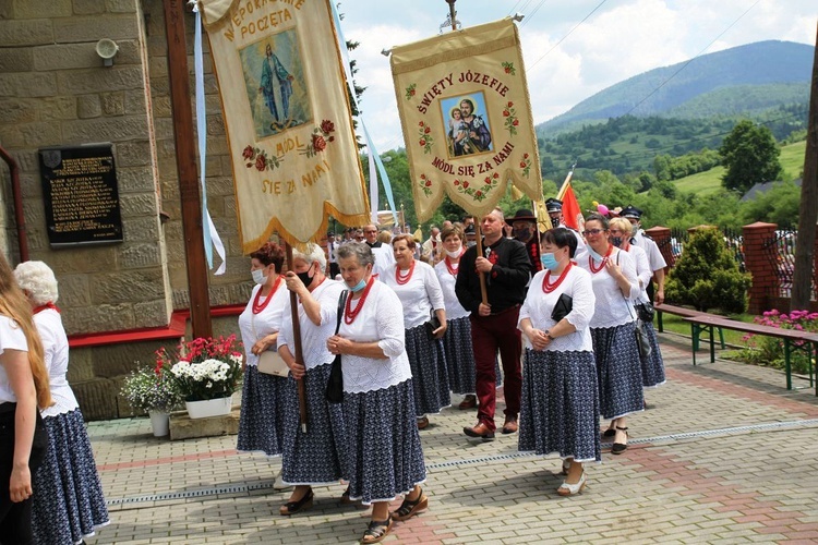 Wprowadzenie relikwii bł. ks. Jerzego Popiełuszki w Rycerce Górnej