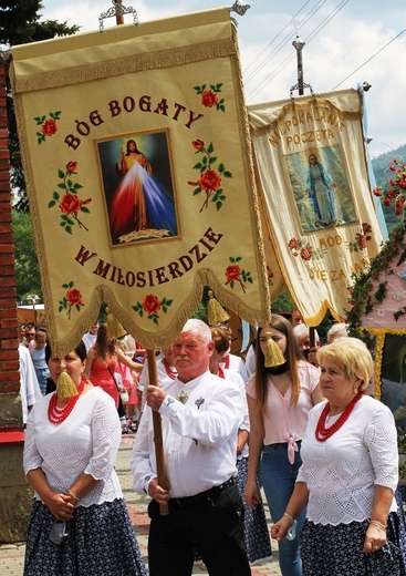 Wprowadzenie relikwii bł. ks. Jerzego Popiełuszki w Rycerce Górnej