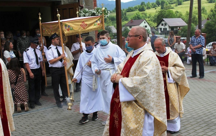 Wprowadzenie relikwii bł. ks. Jerzego Popiełuszki w Rycerce Górnej