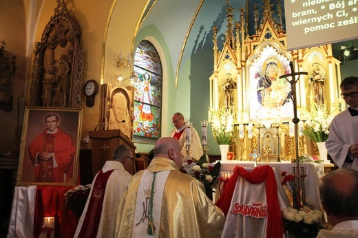 Wprowadzenie relikwii bł. ks. Jerzego Popiełuszki w Rycerce Górnej