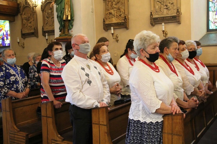 Wprowadzenie relikwii bł. ks. Jerzego Popiełuszki w Rycerce Górnej