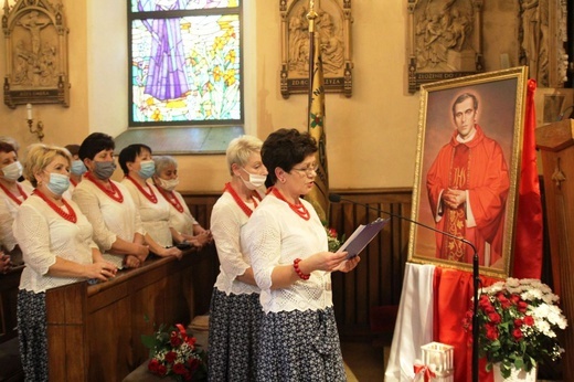 Wprowadzenie relikwii bł. ks. Jerzego Popiełuszki w Rycerce Górnej