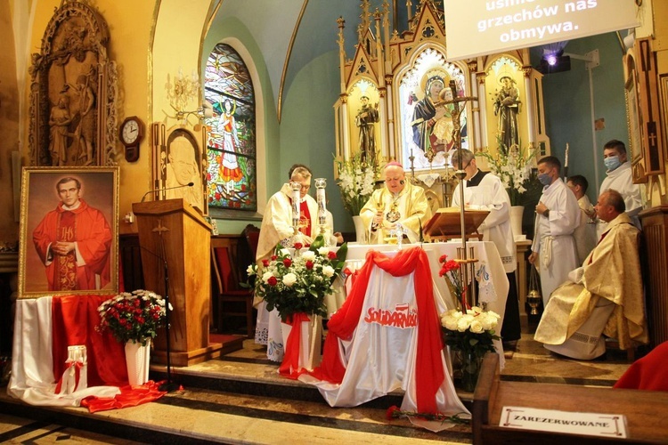 Wprowadzenie relikwii bł. ks. Jerzego Popiełuszki w Rycerce Górnej