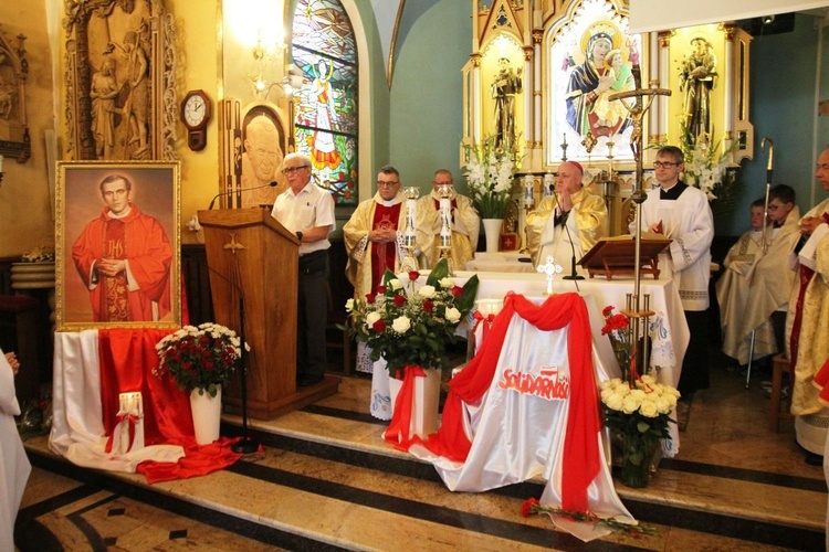 Wprowadzenie relikwii bł. ks. Jerzego Popiełuszki w Rycerce Górnej