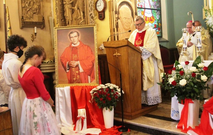 Wprowadzenie relikwii bł. ks. Jerzego Popiełuszki w Rycerce Górnej