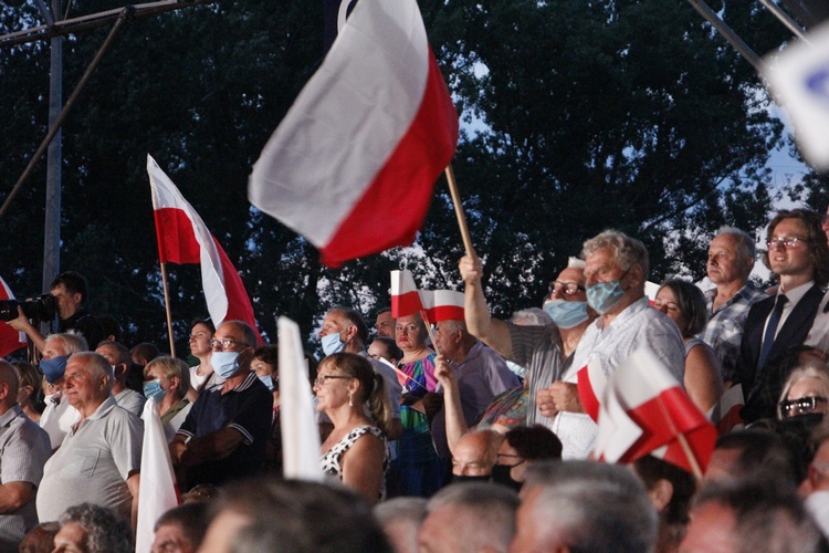 Wieczór wyborczy Andrzeja Dudy w Łowiczu