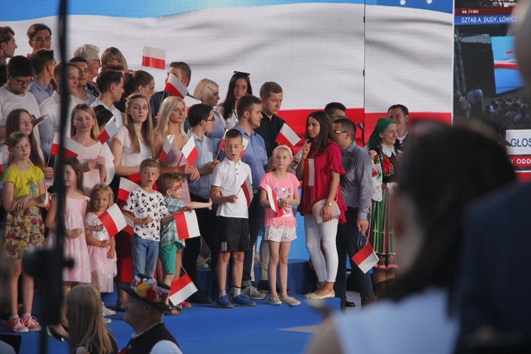 Wieczór wyborczy Andrzeja Dudy w Łowiczu