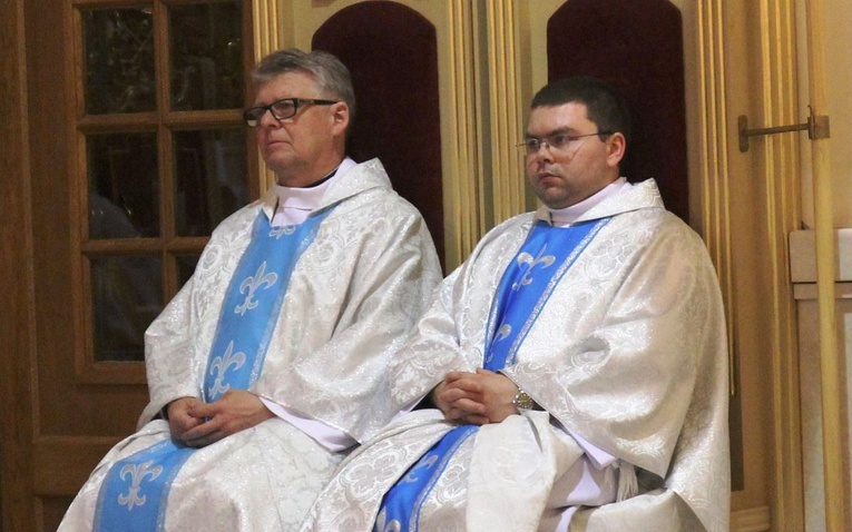 Czuwanie hałcnowskie z neoprezbiterami - czerwiec 2020