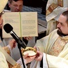 Ksiądz Dominik z biskupem Adamem.