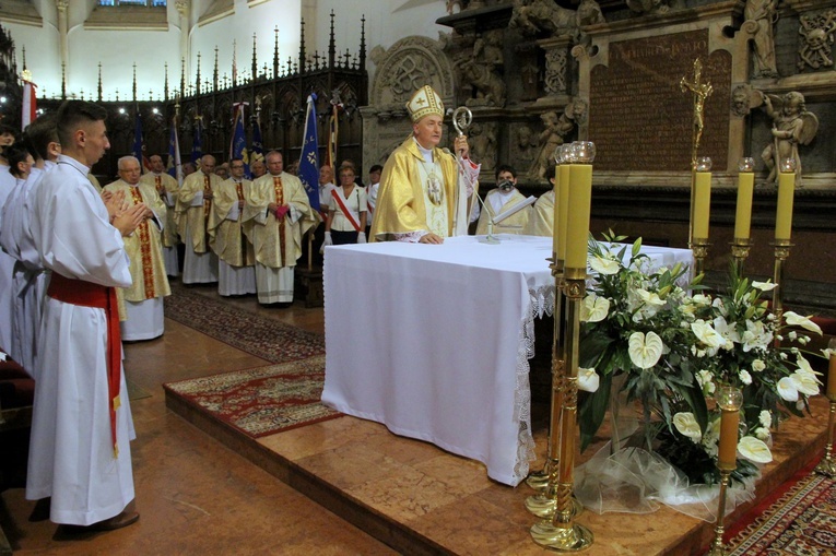 Zakończenie peregrynacji obrazu i relikwii św. Jana Pawła II w tarnowskiej katedrze