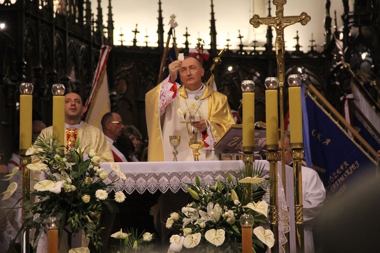 Zakończenie peregrynacji obrazu i relikwii św. Jana Pawła II w tarnowskiej katedrze