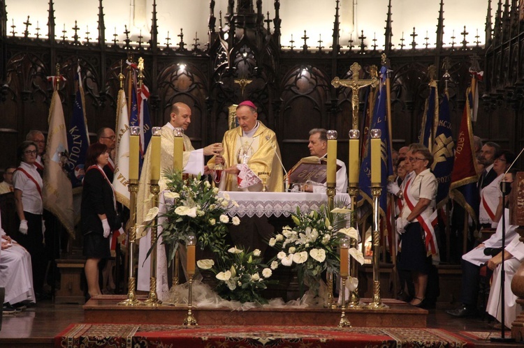 Zakończenie peregrynacji obrazu i relikwii św. Jana Pawła II w tarnowskiej katedrze