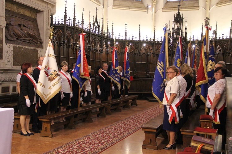 Zakończenie peregrynacji obrazu i relikwii św. Jana Pawła II w tarnowskiej katedrze