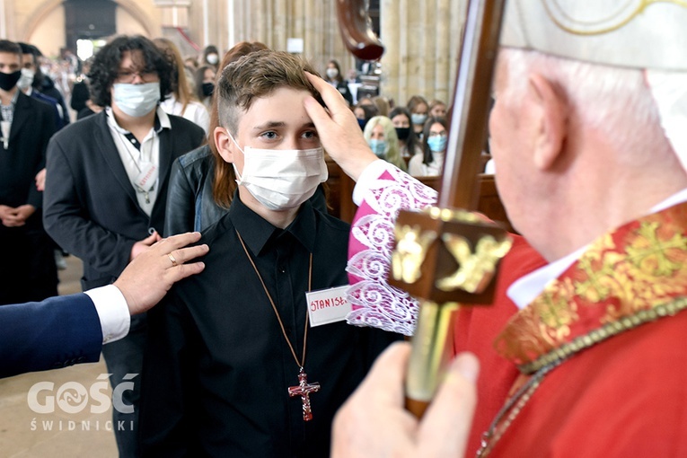 Bierzmowanie i odpust w strzegomskiej parafii