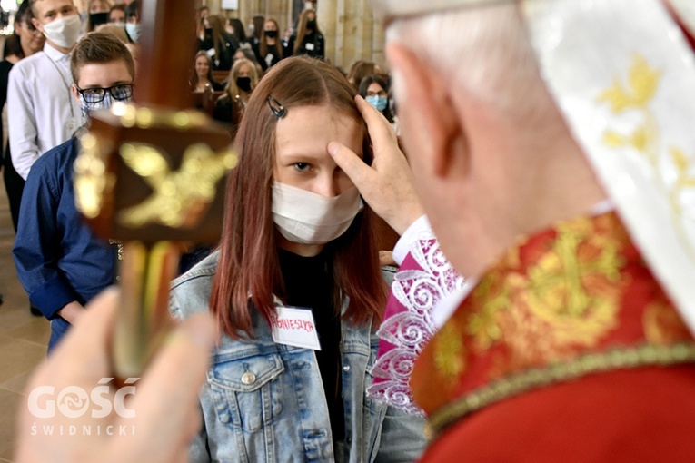 Bierzmowanie i odpust w strzegomskiej parafii