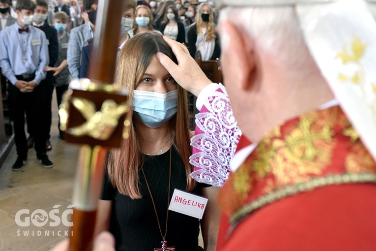 Bierzmowanie i odpust w strzegomskiej parafii