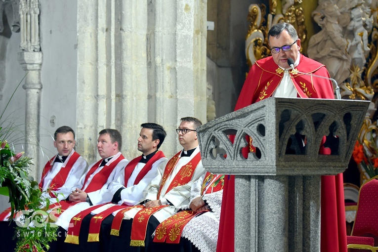 Bierzmowanie i odpust w strzegomskiej parafii