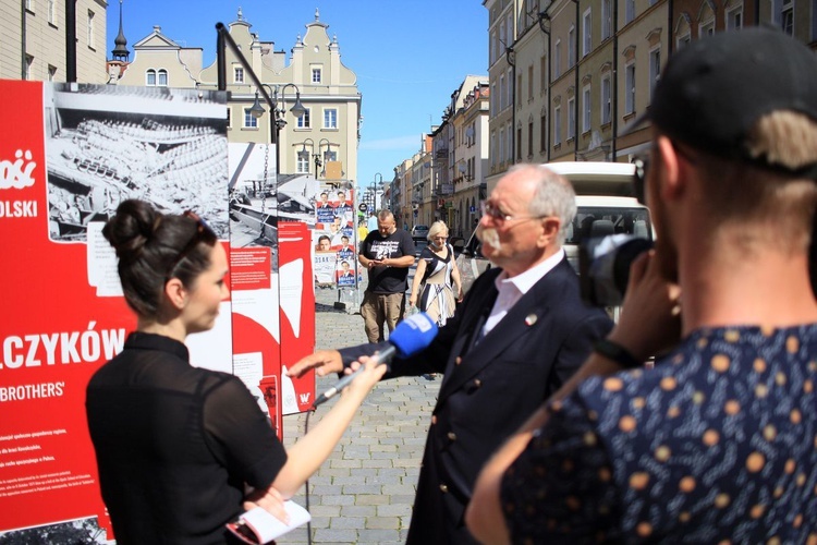 Tu rodziła się Solidarność. Wystawa na opolskim rynku