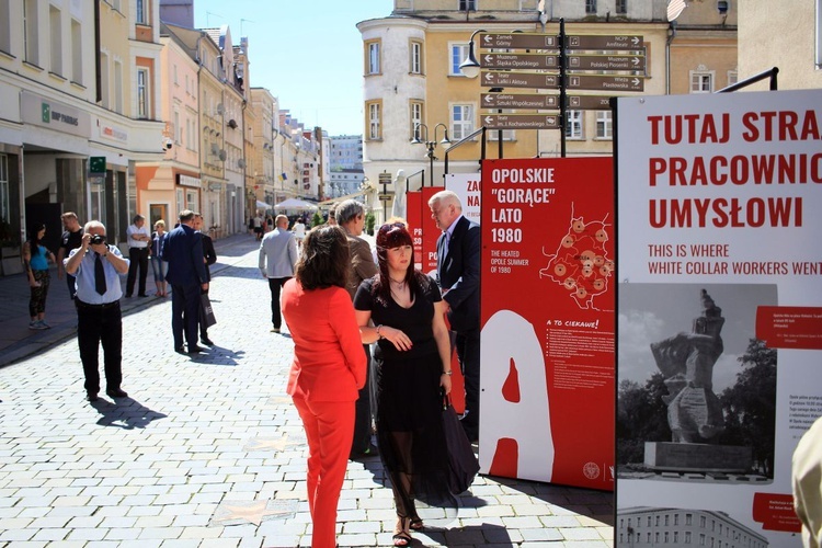 Tu rodziła się Solidarność. Wystawa na opolskim rynku