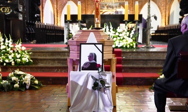Pożegnanie zmarłej w Kołobrzegu siostry felicjanki