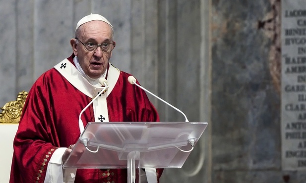 Papież Franciszek przekazał poprzednikowi list z kondolencjami po śmierci ks. Georga Ratzingera