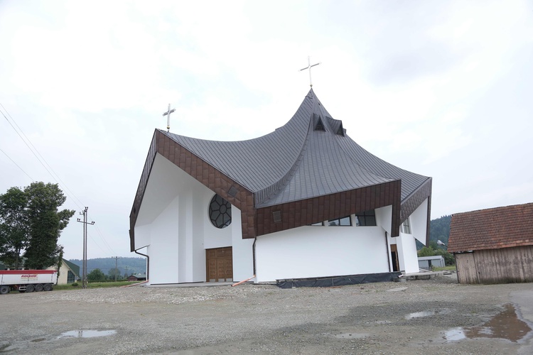 Budowa kościoła w Gołkowicach