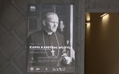 Wystawa fotografii Adama Bujaka, poświęconych Karolowi Wojtyle