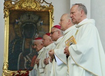 3 lipca obraz Matki Bożej Płaczącej wyboszony jest na ulice Lublina.