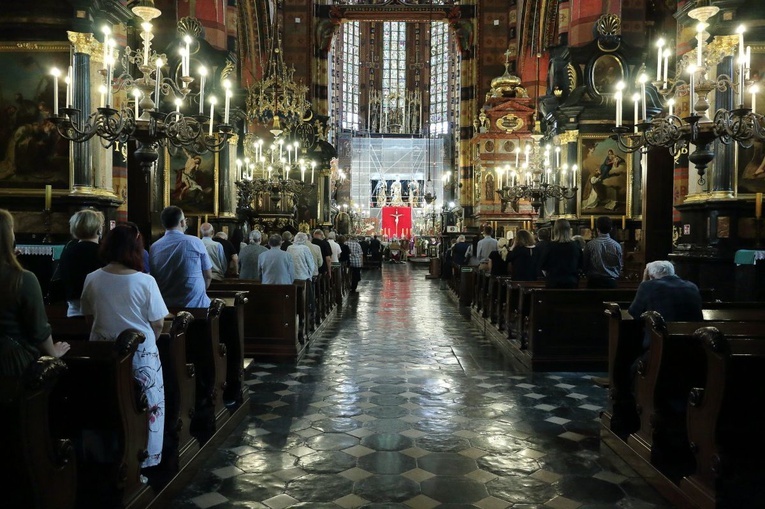 Msza św. żałobna w intencji ks. Jana Pasierbka