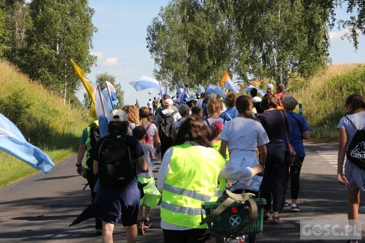 Pielgrzymka w pierwszą sobotę miesiąca do sanktuarium Matki Bożej Rokitniańskiej