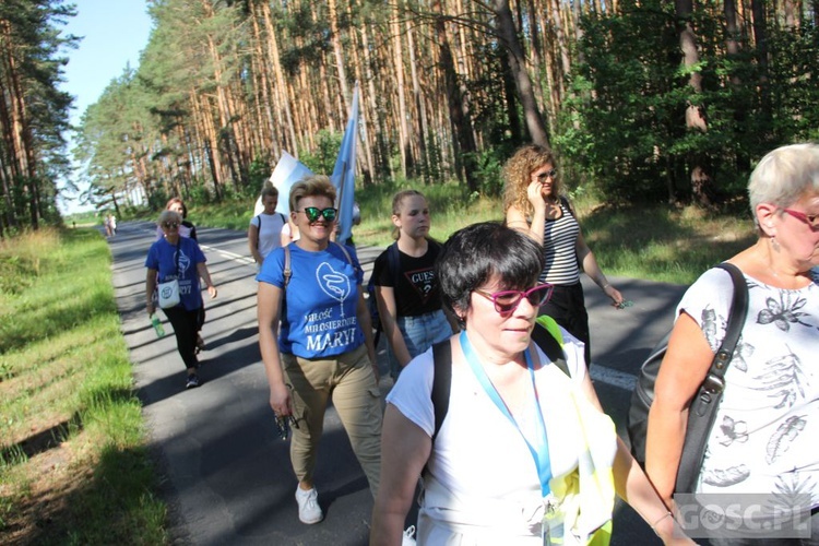 Pielgrzymka w pierwszą sobotę miesiąca do sanktuarium Matki Bożej Rokitniańskiej