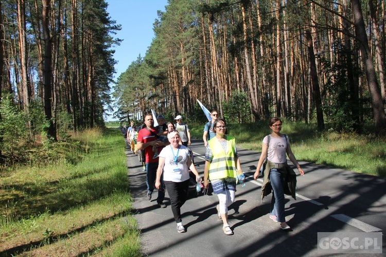 Pielgrzymka w pierwszą sobotę miesiąca do sanktuarium Matki Bożej Rokitniańskiej